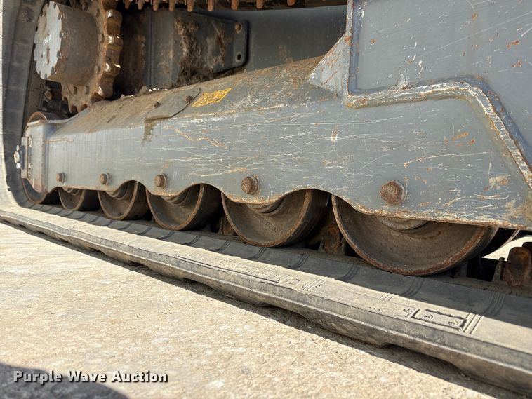 image for item FG2768 Takeuchi TL12V2 tracked skid steer loader