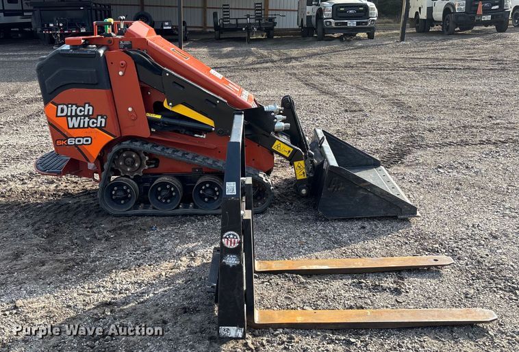 image for item FI1647 2023 Ditch Witch SK600 compact utility loader
