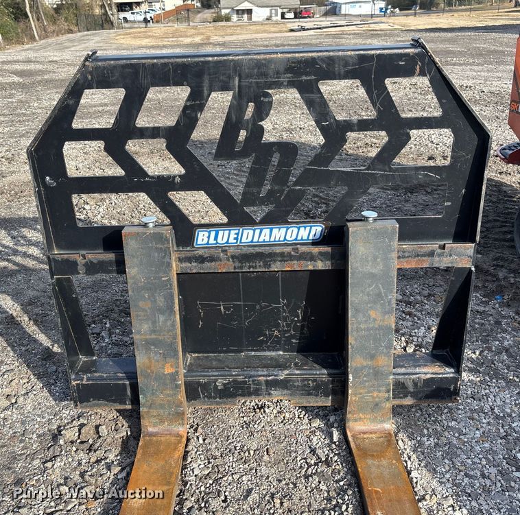 image for item FI1647 2023 Ditch Witch SK600 compact utility loader