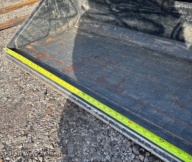 image for item FI1647 2023 Ditch Witch SK600 compact utility loader