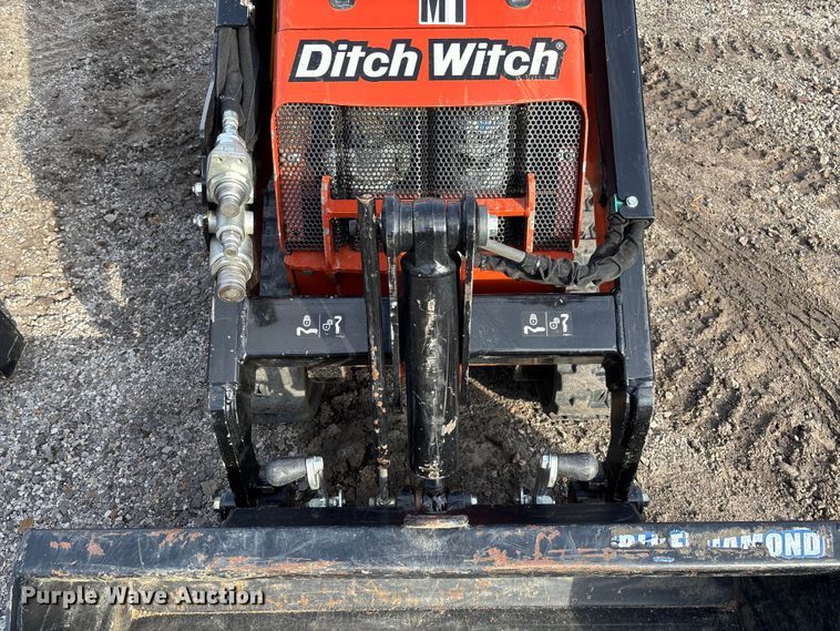 image for item FI1647 2023 Ditch Witch SK600 compact utility loader