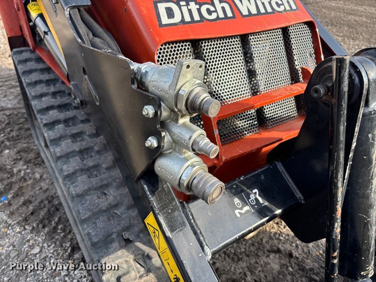 image for item FI1647 2023 Ditch Witch SK600 compact utility loader