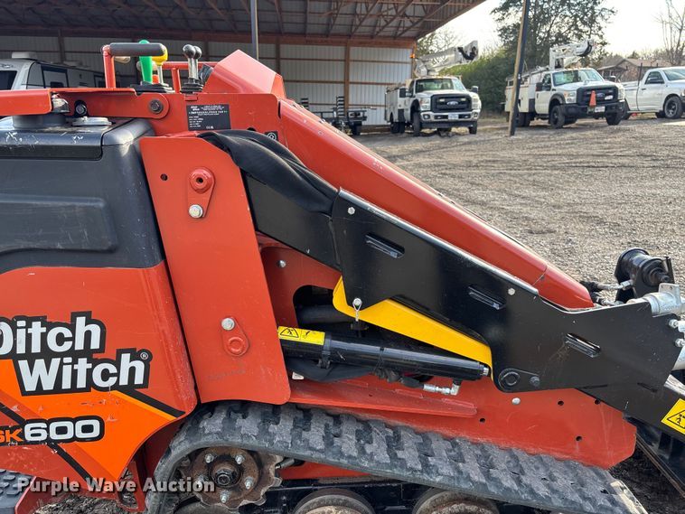 image for item FI1647 2023 Ditch Witch SK600 compact utility loader
