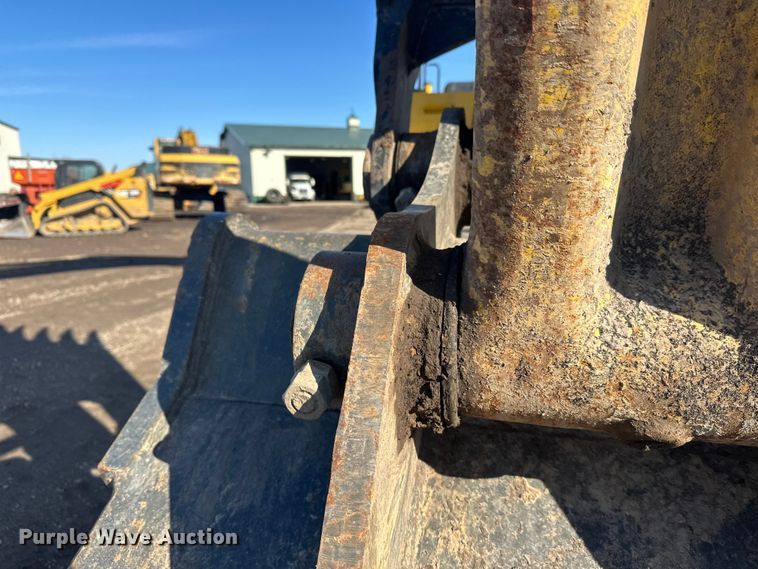 image for item FK1606 2014 Komatsu PC390LC-10 excavator