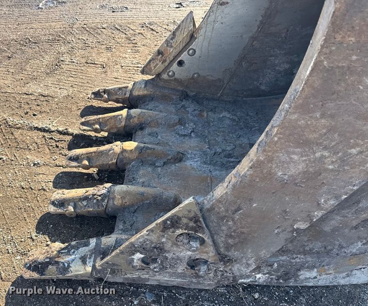 image for item FK1606 2014 Komatsu PC390LC-10 excavator