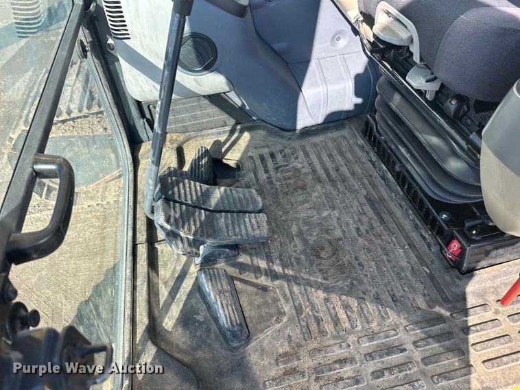 image for item FK1606 2014 Komatsu PC390LC-10 excavator