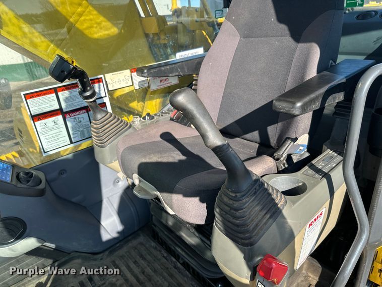 image for item FK1606 2014 Komatsu PC390LC-10 excavator