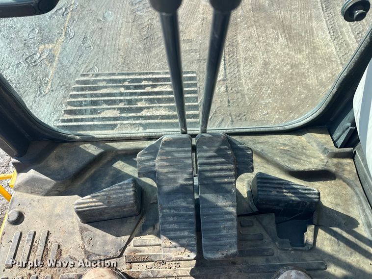 image for item FK1606 2014 Komatsu PC390LC-10 excavator