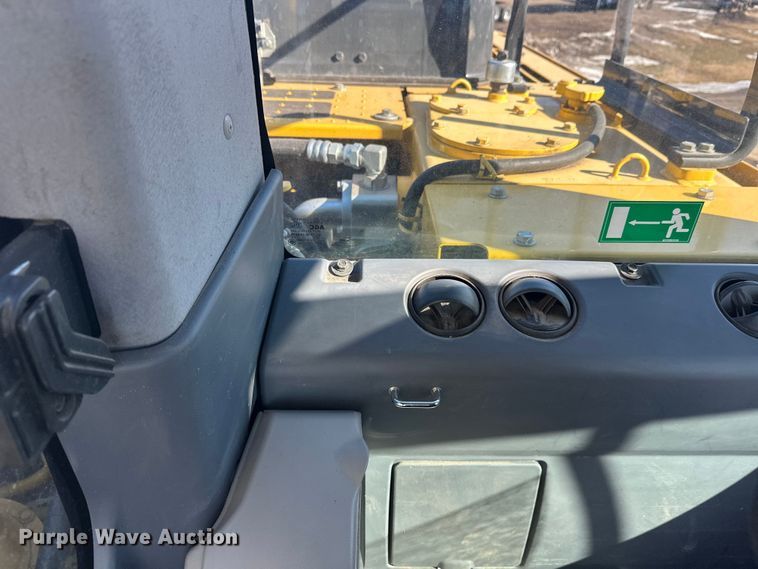 image for item FK1606 2014 Komatsu PC390LC-10 excavator