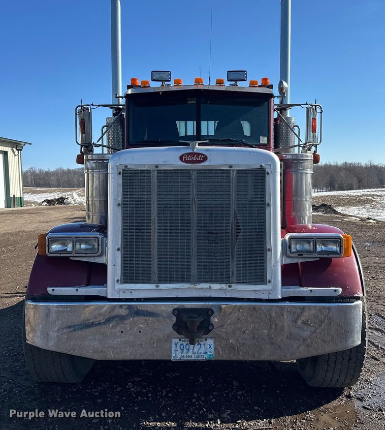 image for item FK1607 2003 Peterbilt 379 semi truck