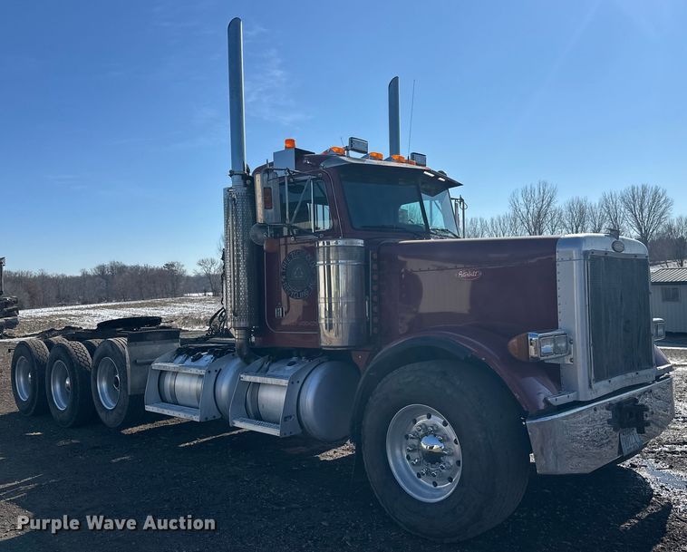 image for item FK1607 2003 Peterbilt 379 semi truck