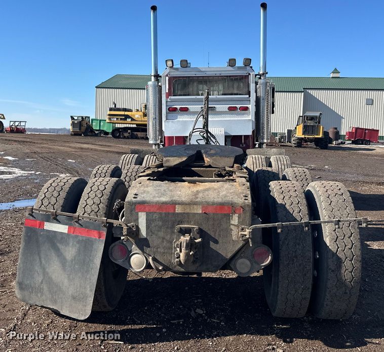 image for item FK1607 2003 Peterbilt 379 semi truck
