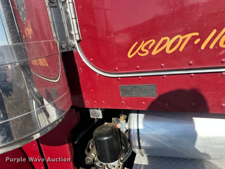 image for item FK1607 2003 Peterbilt 379 semi truck