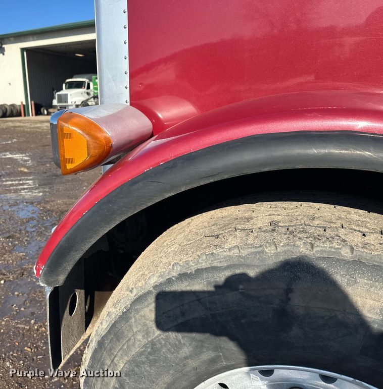image for item FK1607 2003 Peterbilt 379 semi truck