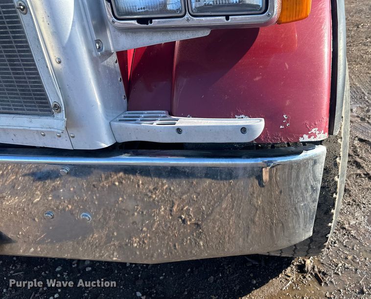 image for item FK1607 2003 Peterbilt 379 semi truck