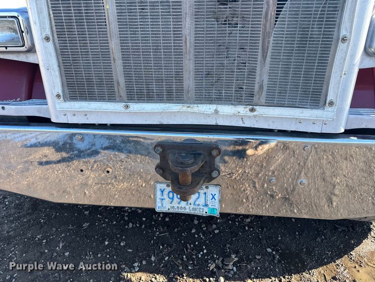 image for item FK1607 2003 Peterbilt 379 semi truck