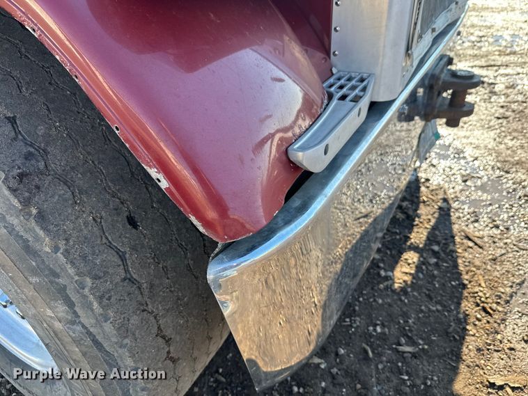 image for item FK1607 2003 Peterbilt 379 semi truck