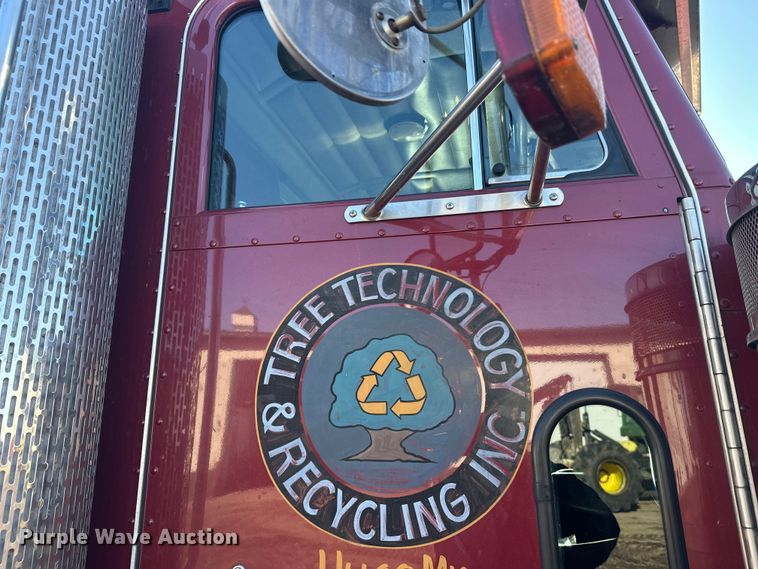 image for item FK1607 2003 Peterbilt 379 semi truck