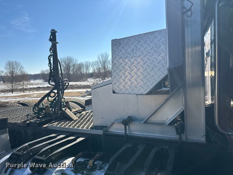 image for item FK1607 2003 Peterbilt 379 semi truck