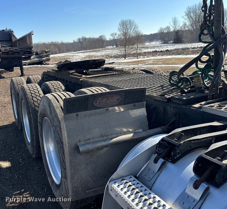 image for item FK1607 2003 Peterbilt 379 semi truck