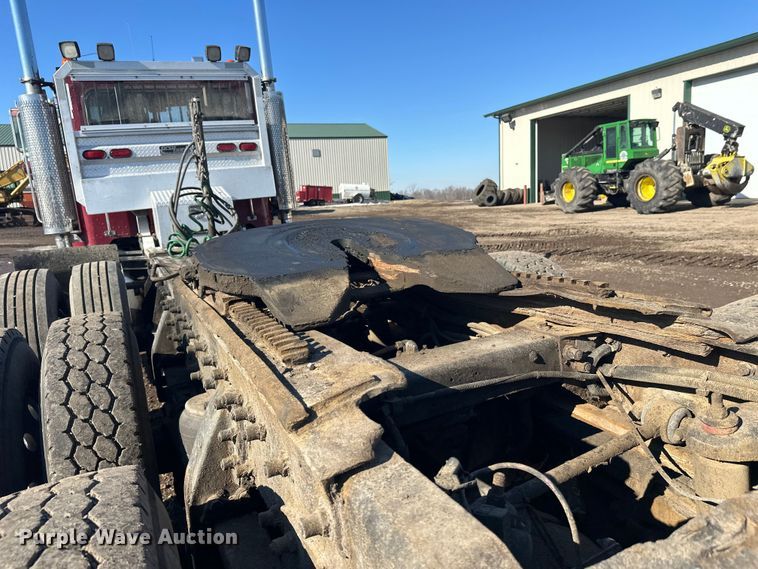 image for item FK1607 2003 Peterbilt 379 semi truck