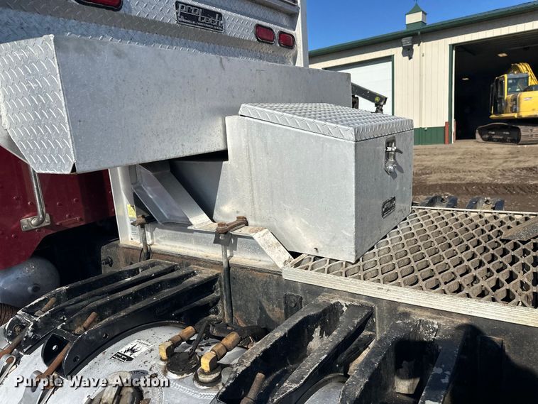 image for item FK1607 2003 Peterbilt 379 semi truck