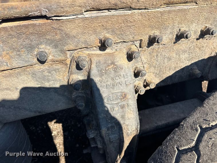 image for item FK1607 2003 Peterbilt 379 semi truck