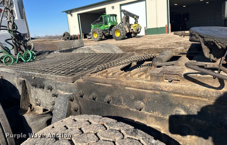 image for item FK1607 2003 Peterbilt 379 semi truck