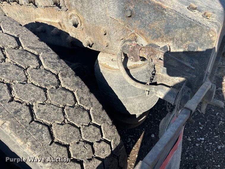 image for item FK1607 2003 Peterbilt 379 semi truck