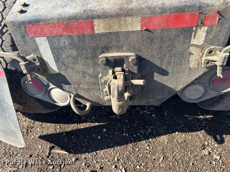 image for item FK1607 2003 Peterbilt 379 semi truck