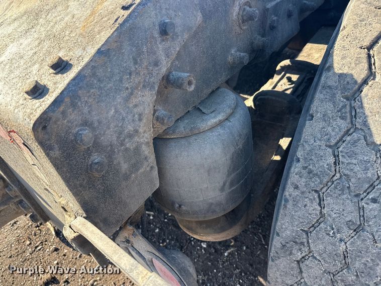 image for item FK1607 2003 Peterbilt 379 semi truck