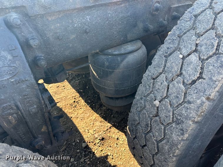 image for item FK1607 2003 Peterbilt 379 semi truck