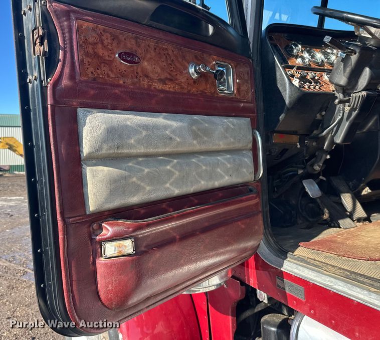 image for item FK1607 2003 Peterbilt 379 semi truck