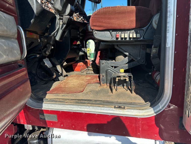 image for item FK1607 2003 Peterbilt 379 semi truck