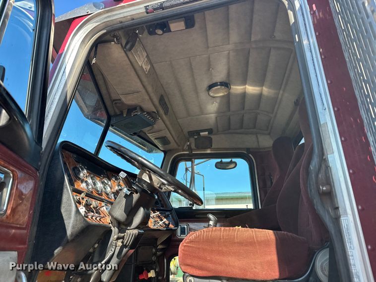 image for item FK1607 2003 Peterbilt 379 semi truck