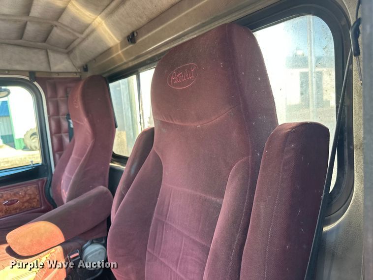 image for item FK1607 2003 Peterbilt 379 semi truck