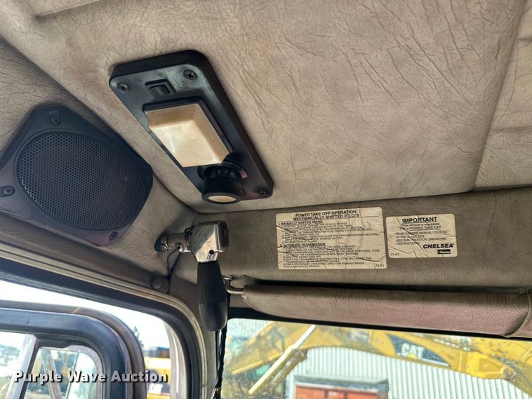 image for item FK1607 2003 Peterbilt 379 semi truck