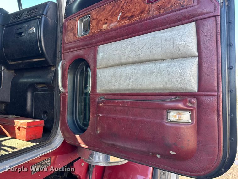 image for item FK1607 2003 Peterbilt 379 semi truck