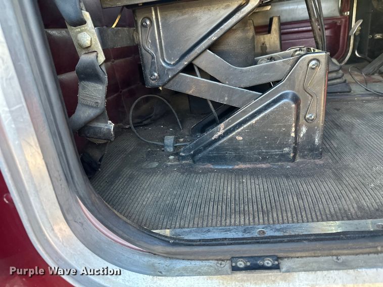 image for item FK1607 2003 Peterbilt 379 semi truck