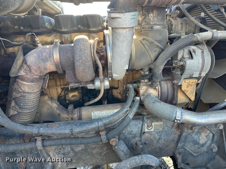 image for item FK1607 2003 Peterbilt 379 semi truck