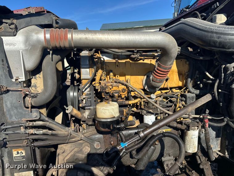 image for item FK1607 2003 Peterbilt 379 semi truck