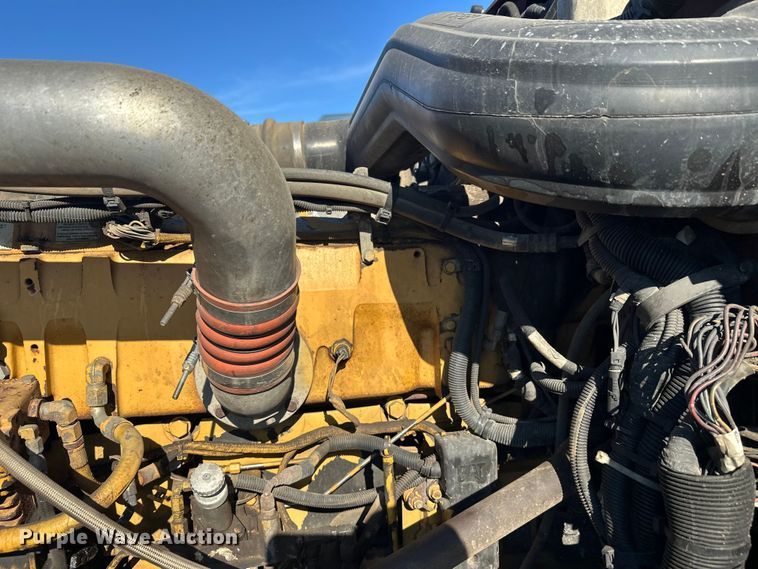 image for item FK1607 2003 Peterbilt 379 semi truck