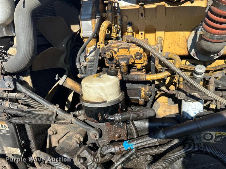 image for item FK1607 2003 Peterbilt 379 semi truck