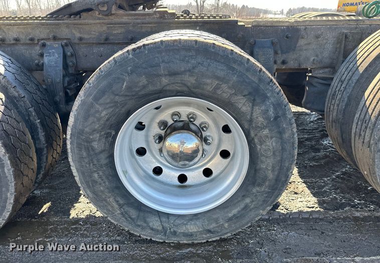 image for item FK1607 2003 Peterbilt 379 semi truck