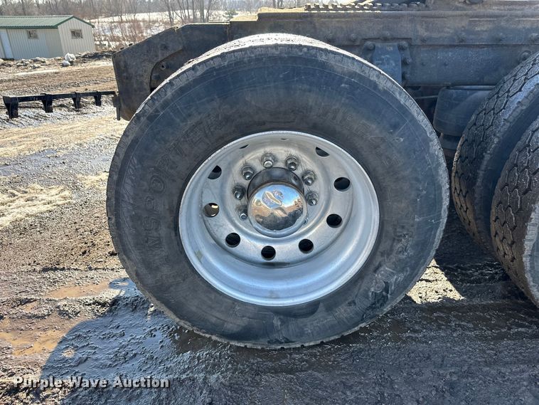 image for item FK1607 2003 Peterbilt 379 semi truck