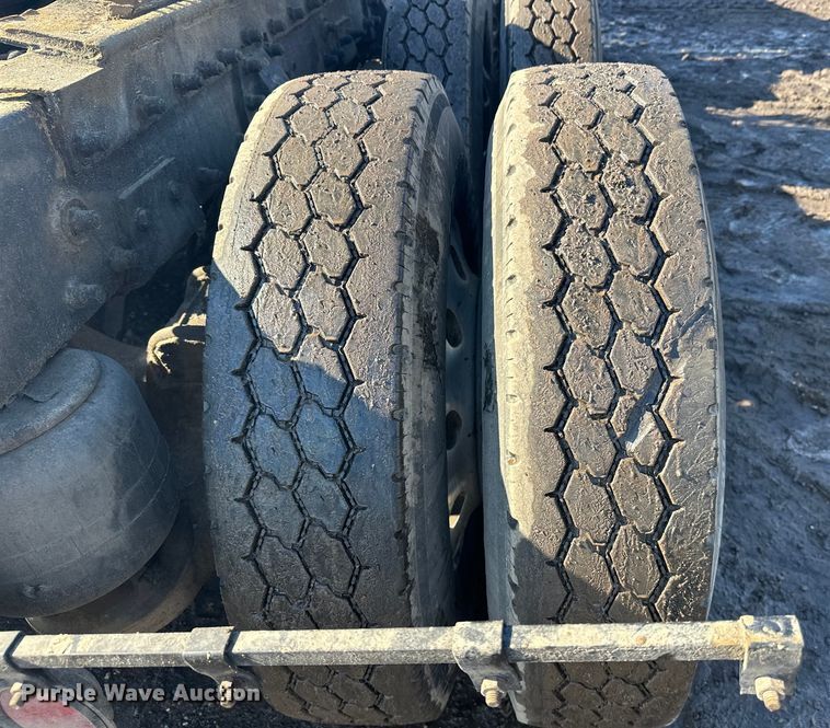 image for item FK1607 2003 Peterbilt 379 semi truck