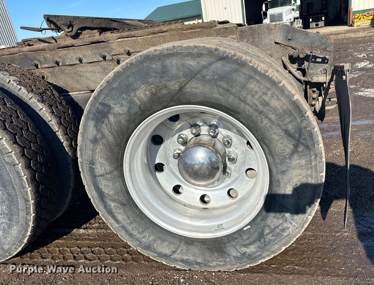 image for item FK1607 2003 Peterbilt 379 semi truck