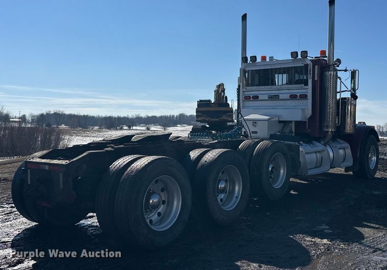 image for item FK1609 2000 Peterbilt 379 semi truck