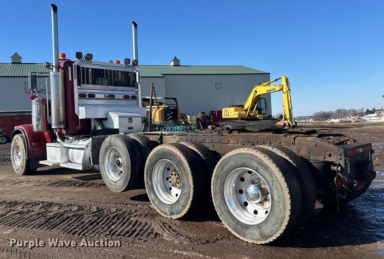 image for item FK1609 2000 Peterbilt 379 semi truck