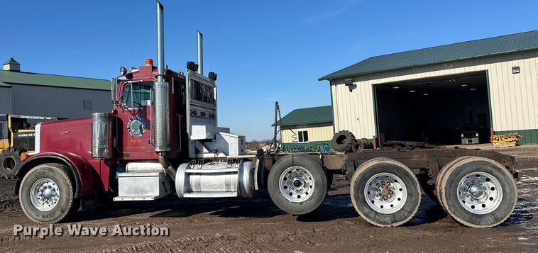 image for item FK1609 2000 Peterbilt 379 semi truck